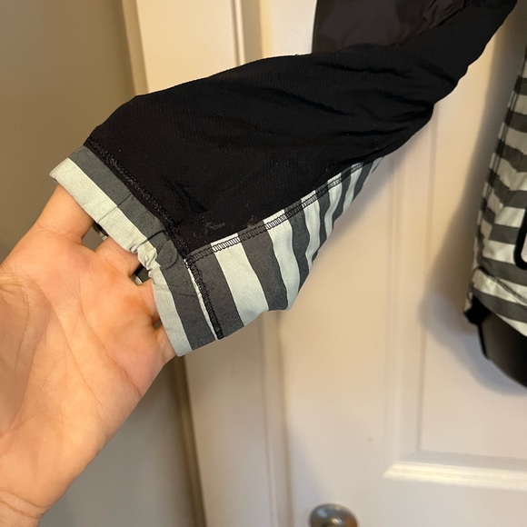 Lululemon Run Get Up And Glow Jacket! - Picture 3 of 13